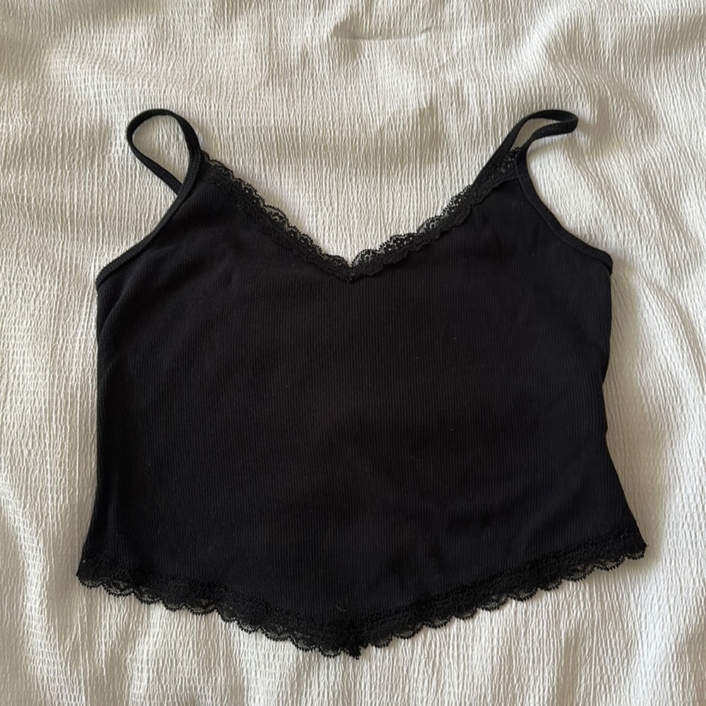 cropped hollister black tank